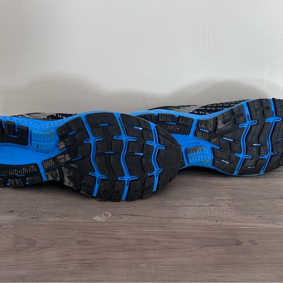 Brooks Black and Blue Athletic Sneakers - Picture 4 of 7